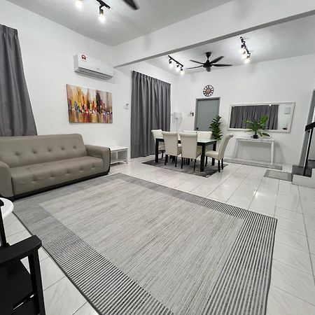 Rumah Melati By Impian Homestay Klia-Salak Tinggi-Nilai Sepang Zewnętrze zdjęcie